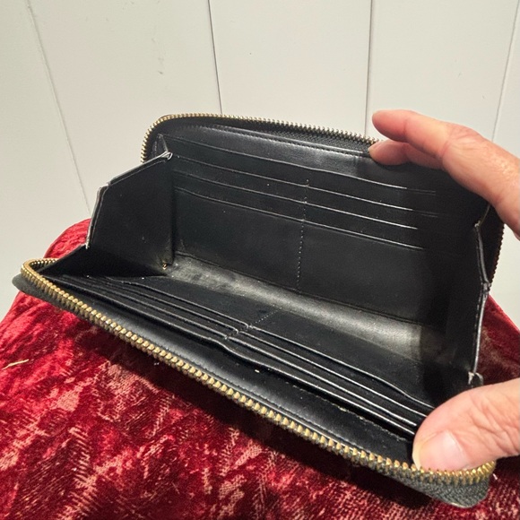 Kate Spade New York Hyde Lane Stripe long wallet in black/cream - Picture 5 of 6